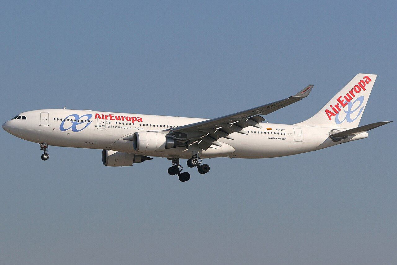 Avión Airbus A330 de Air Europa, la aerolínea que recibió un rescate público de 475 millones de euros en 2020.