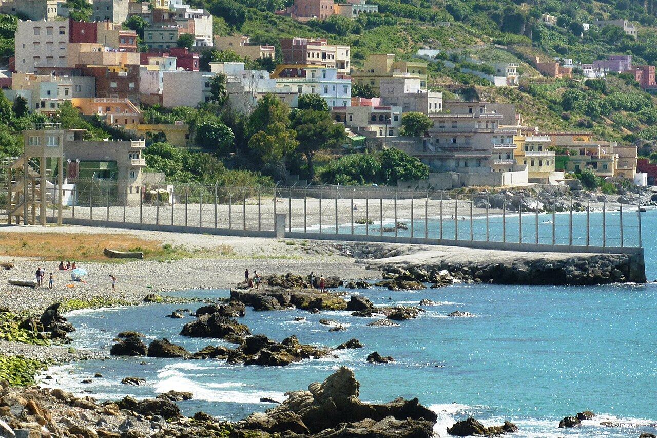 Valla fronteriza entre Ceuta y Marruecos, escenario de la crisis migratoria de mayo de 2021.
