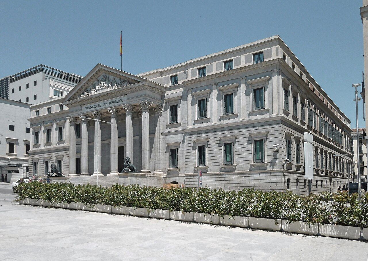 Fachada del Congreso de los Diputados, sede de la soberanía parlamentaria española, en Madrid.