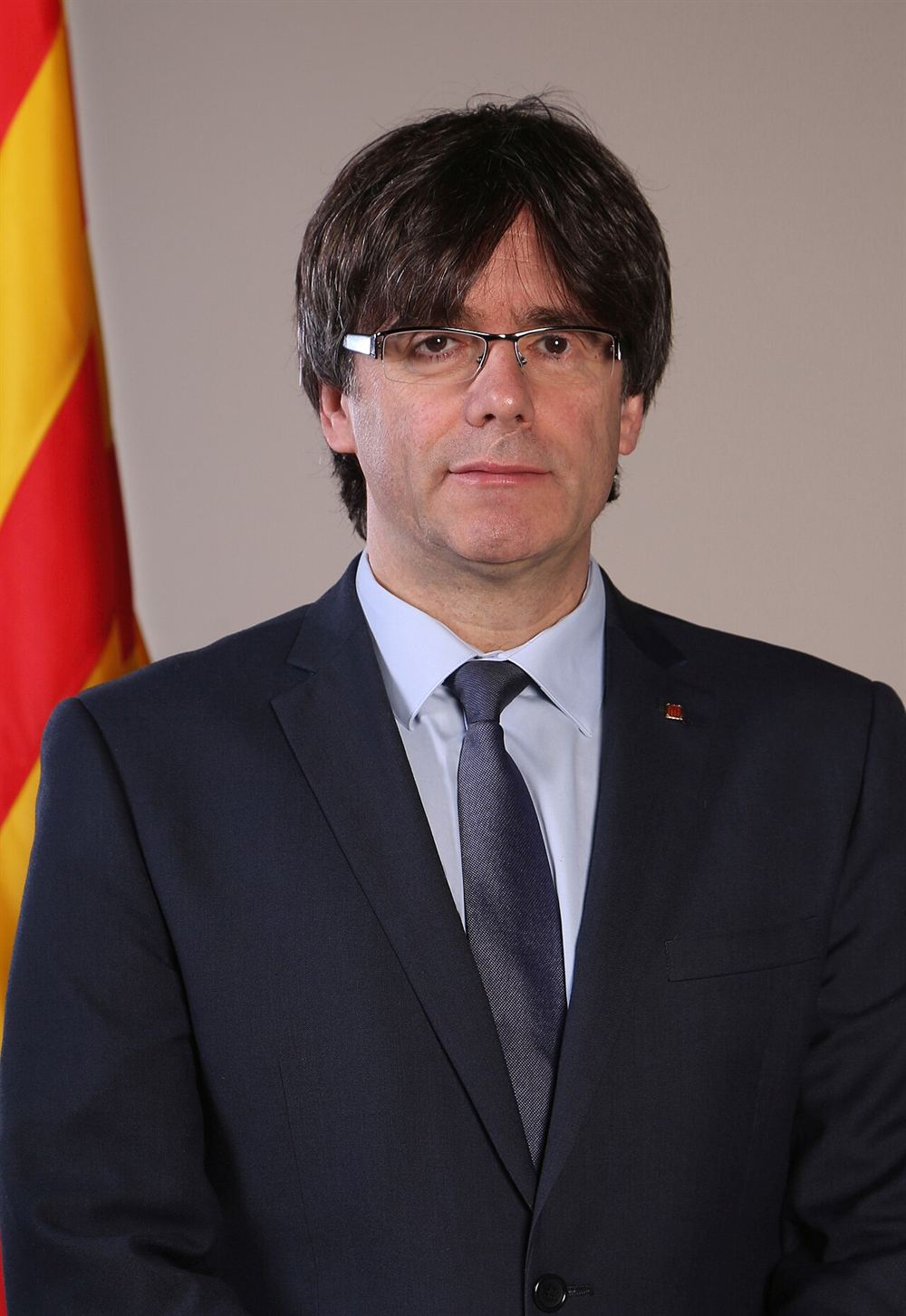 Carles Puigdemont, expresidente de la Generalitat de Cataluña y líder de Junts, en su retrato oficial.